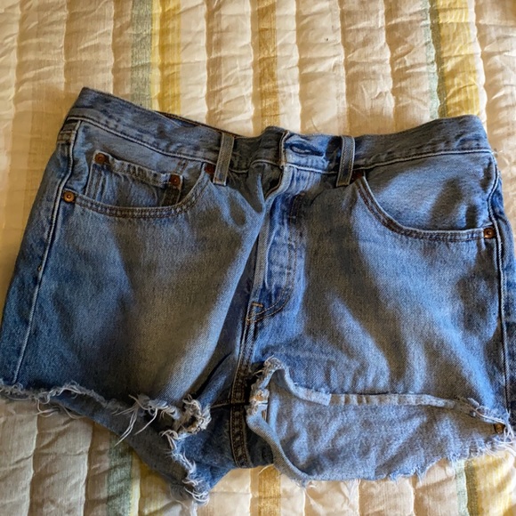 Levi denim shorts - Picture 2 of 2